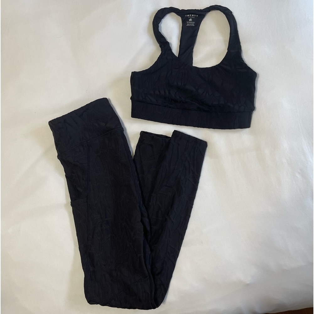 Twenty Montreal black textured set